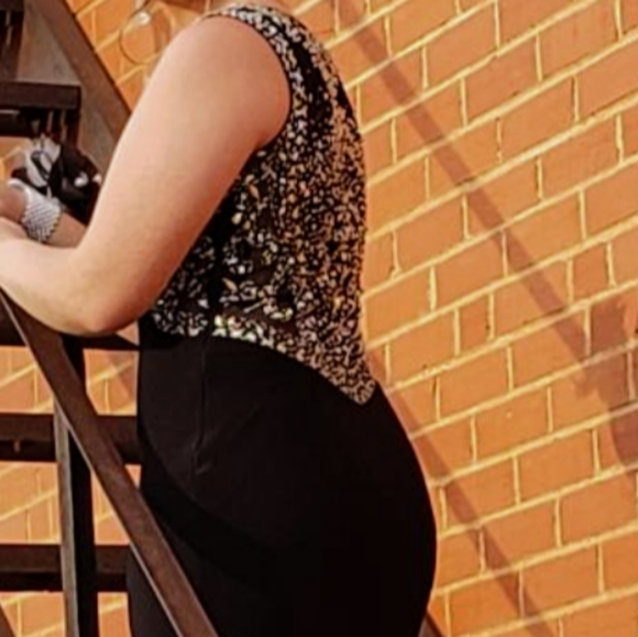 Formal dress - Picture 2 of 2